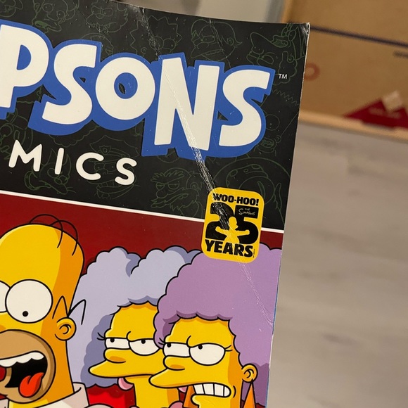 Simpsons - 9 Graphic Novels - Pre-Owned - Picture 3 of 6